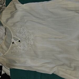 Elegant Cream Tank Top with Lace Detail